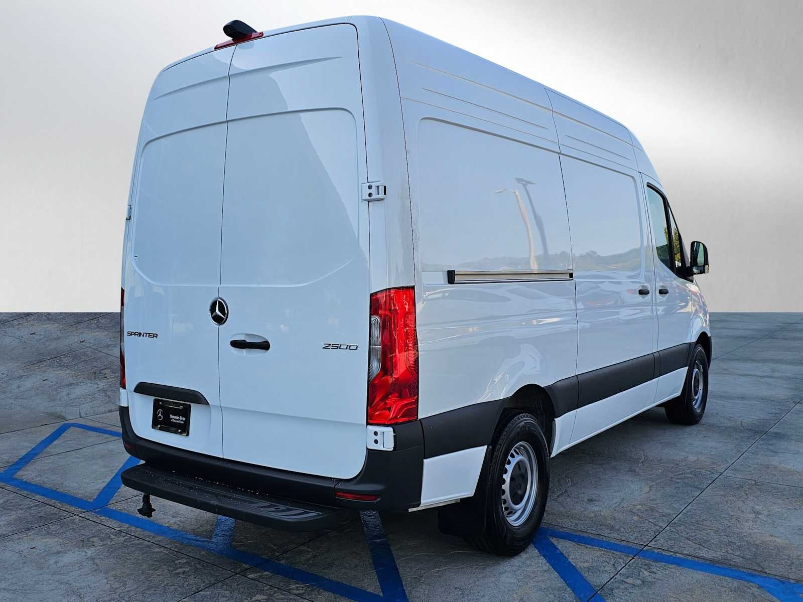 2025 Mercedes-Benz Sprinter 2500 Standard Roof I4 Diesel 144" RWD