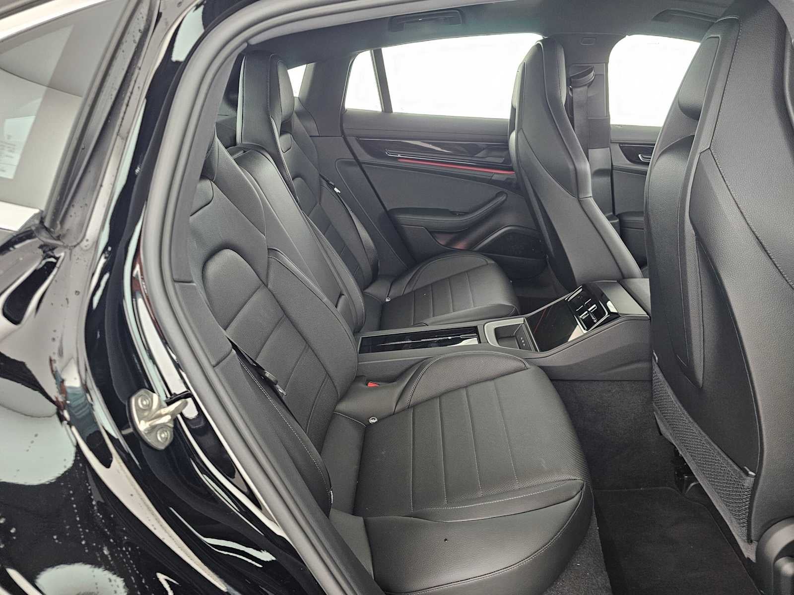 2026 Porsche Panamera 4