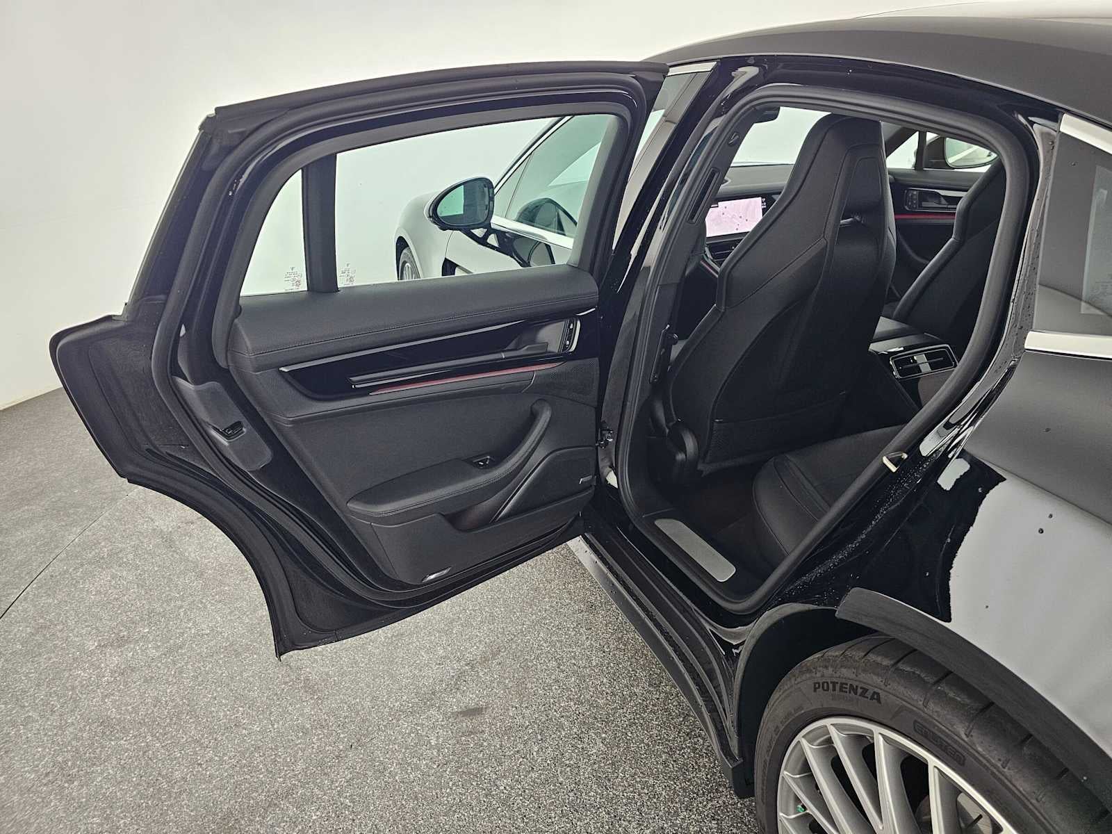 2026 Porsche Panamera 4