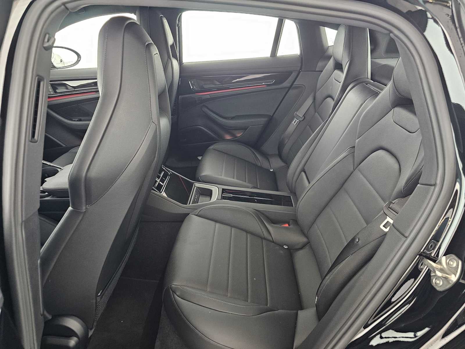 2026 Porsche Panamera 4