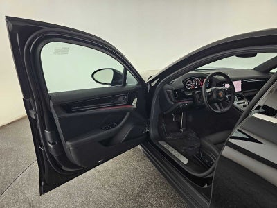 2026 Porsche Panamera 4