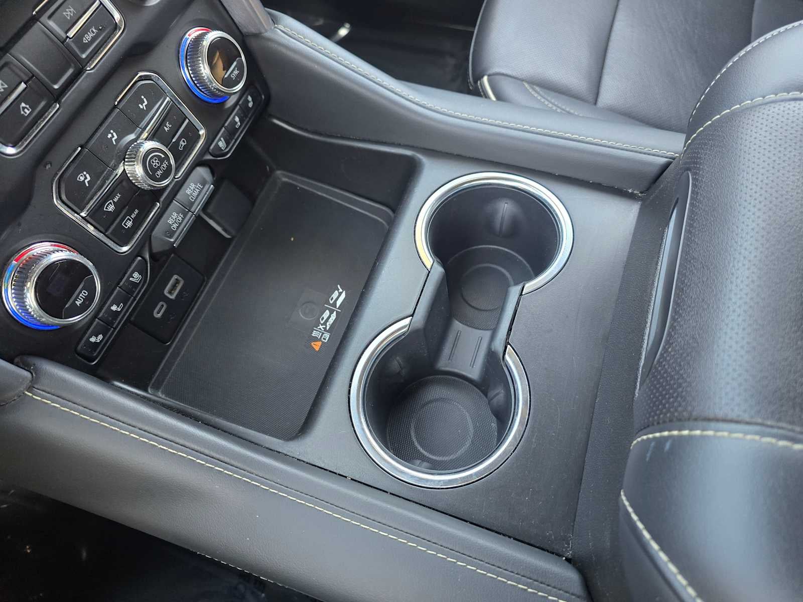 2024 GMC Yukon XL SLT