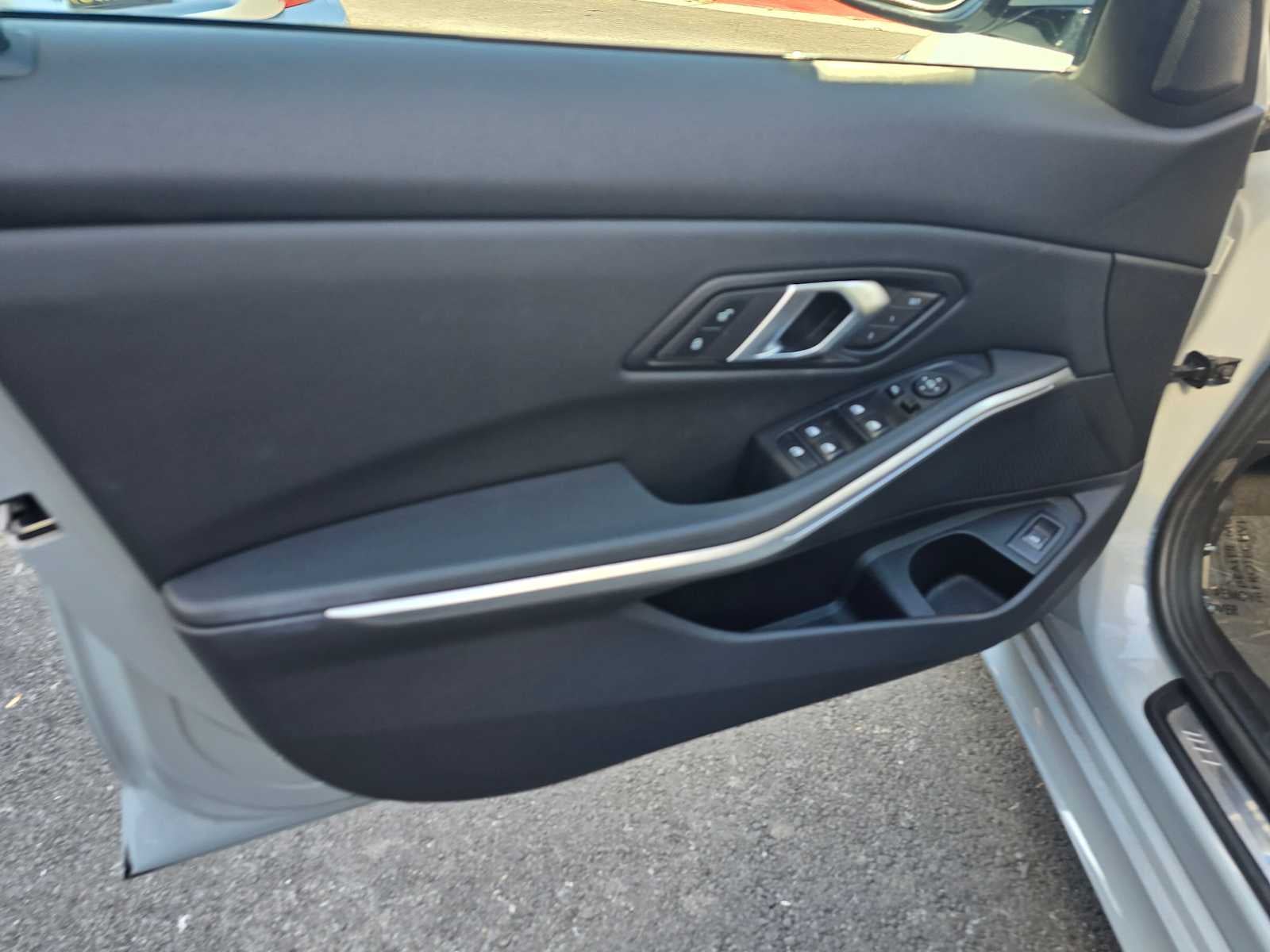 2024 BMW 3 Series 330i