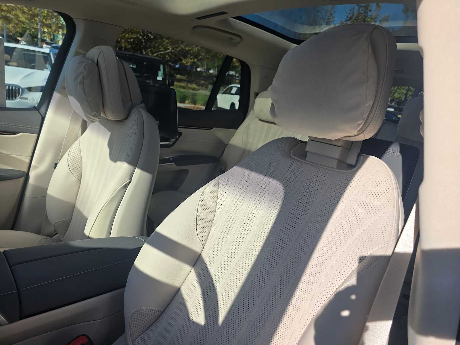 2027 Mercedes-Benz EQS 400 4MATIC® SUV
