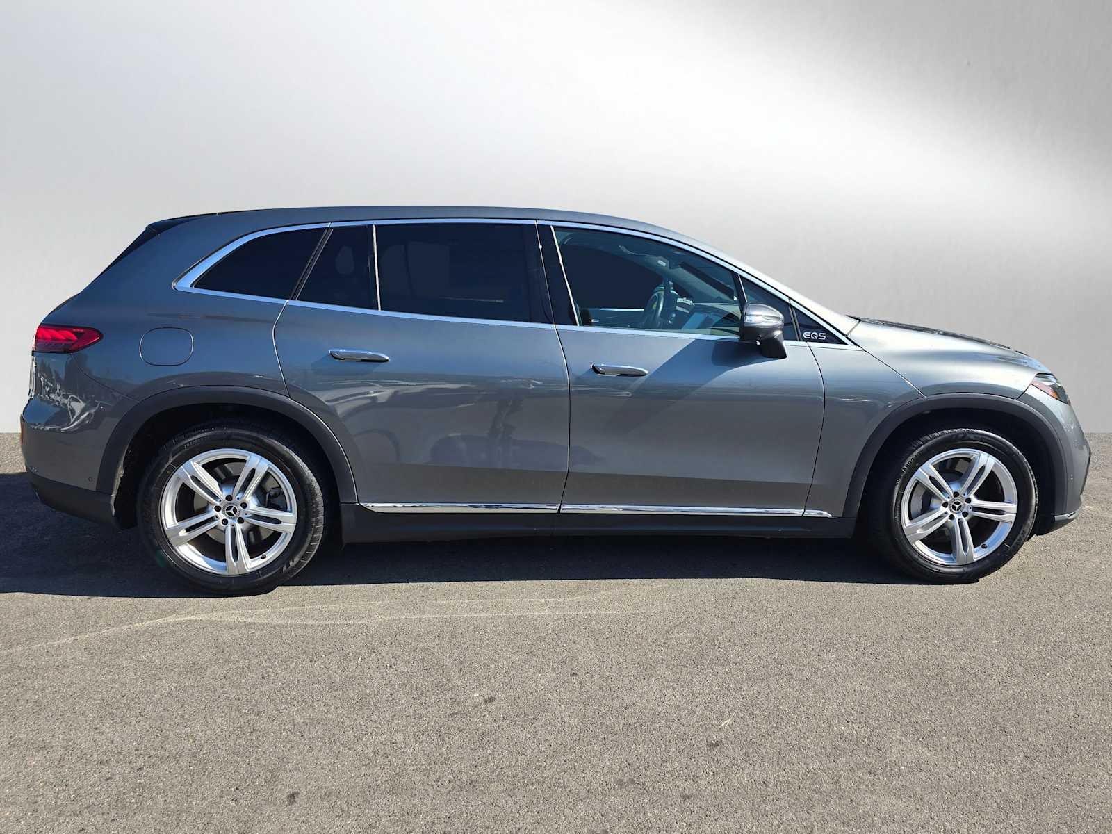 Used 2023 Mercedes-Benz EQS SUV Base with VIN 4JGDM2EB4PA021333 for sale in Palo Alto, CA