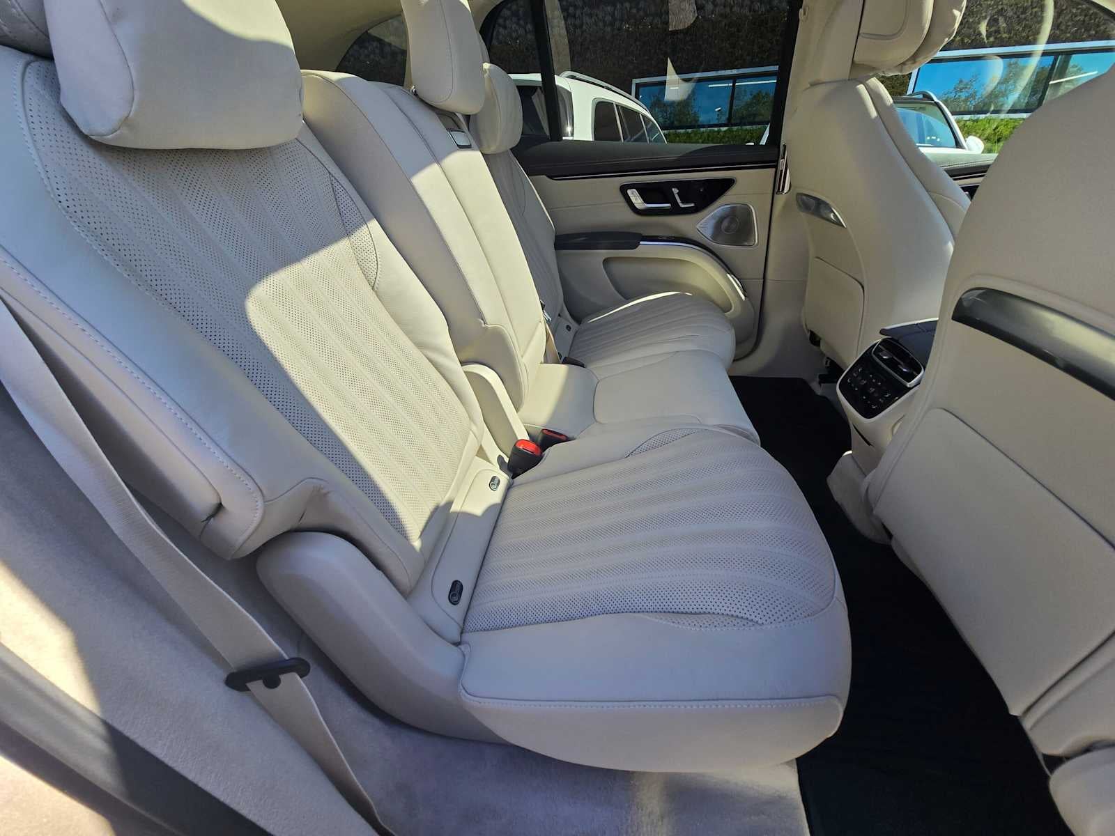 2027 Mercedes-Benz EQS 400 4MATIC® SUV