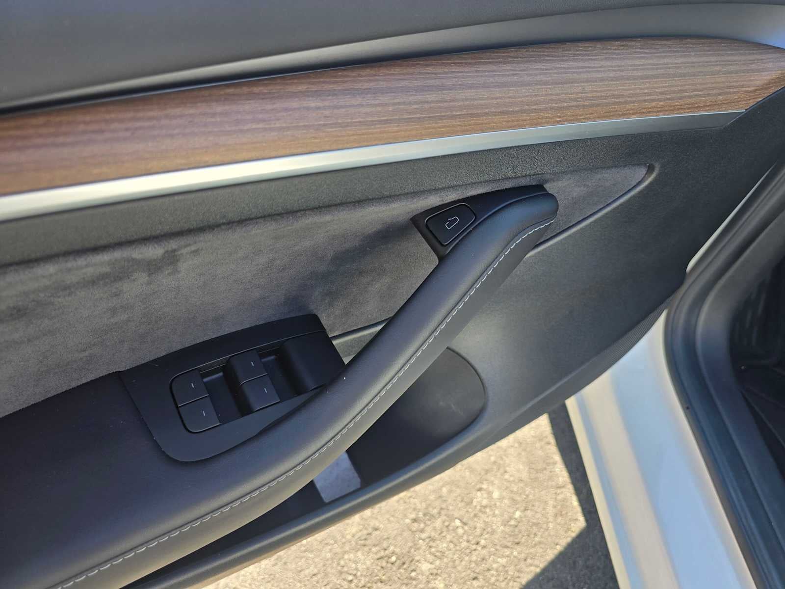 2023 Tesla Model 3 RWD