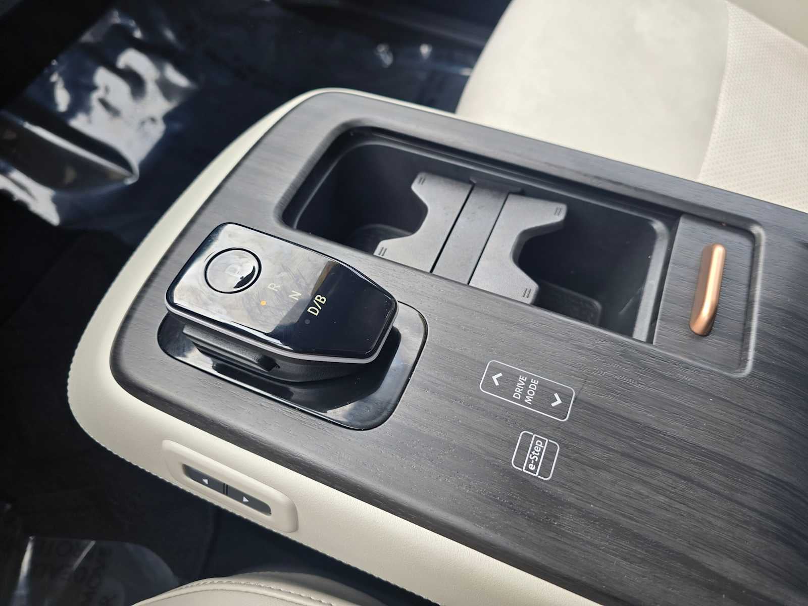 2024 Nissan Ariya ENGAGE