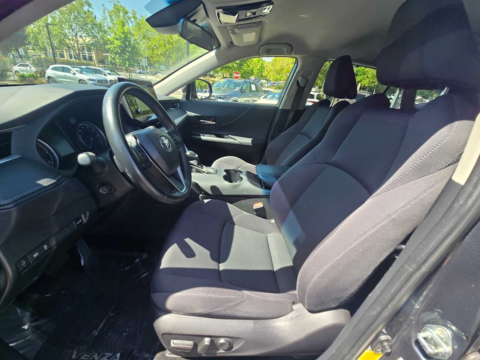 2022 Toyota Venza LE