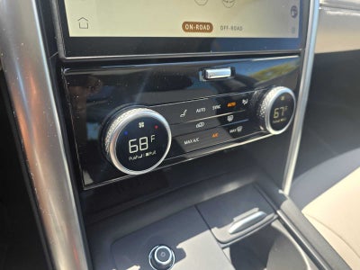 2025 Land Rover Discovery Metropolitan Edition