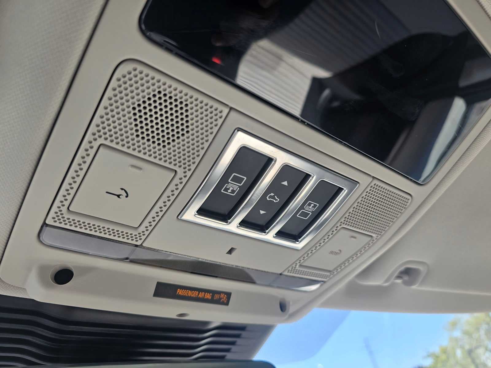 2025 Land Rover Discovery Metropolitan Edition