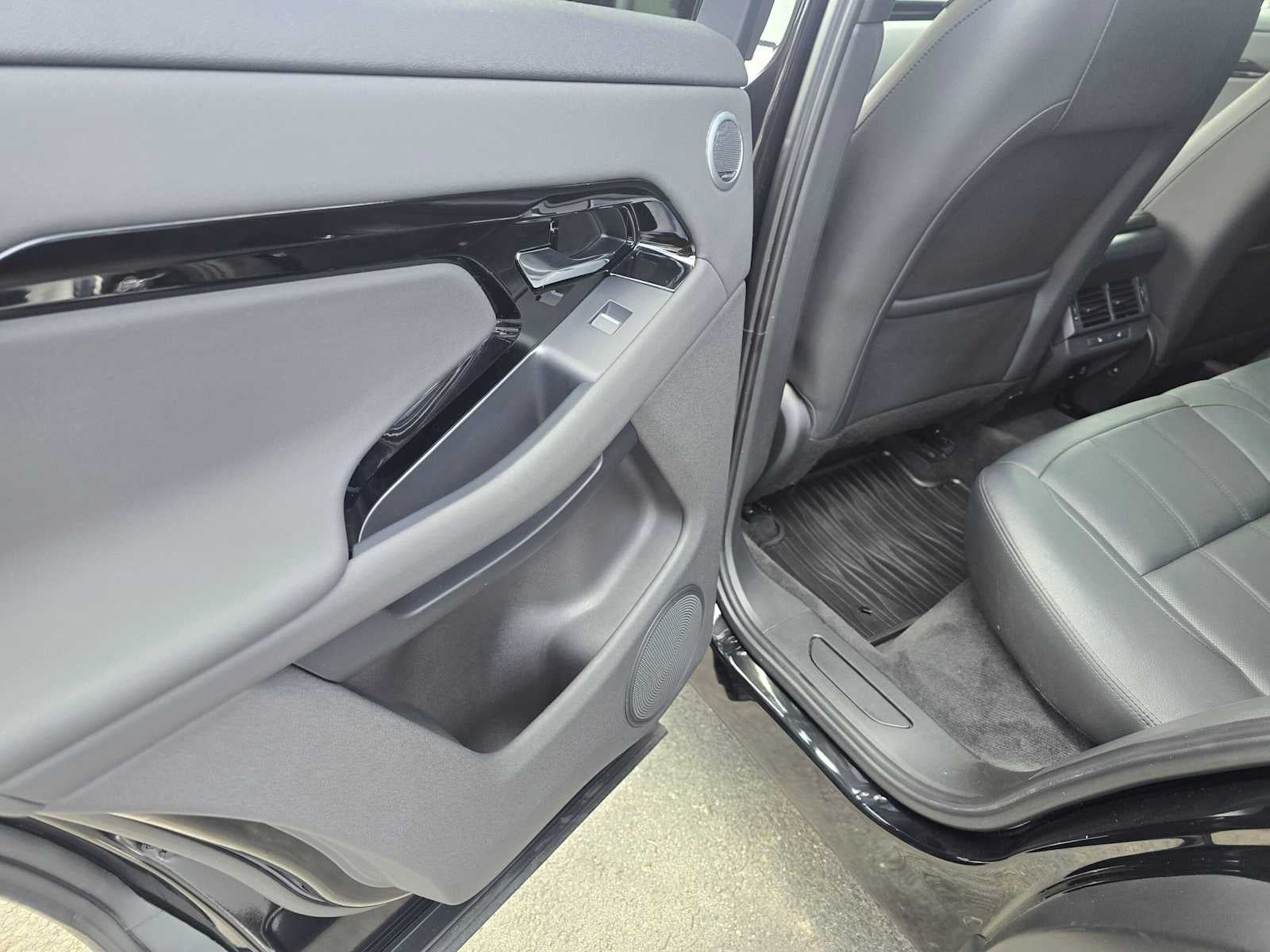 2025 Land Rover Range Rover Evoque Core S