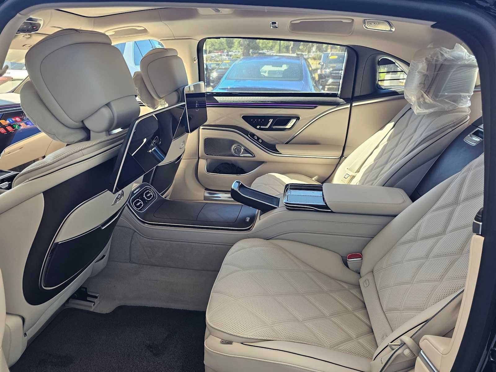 2027 Mercedes-Benz Maybach S 680 4MATIC® Sedan