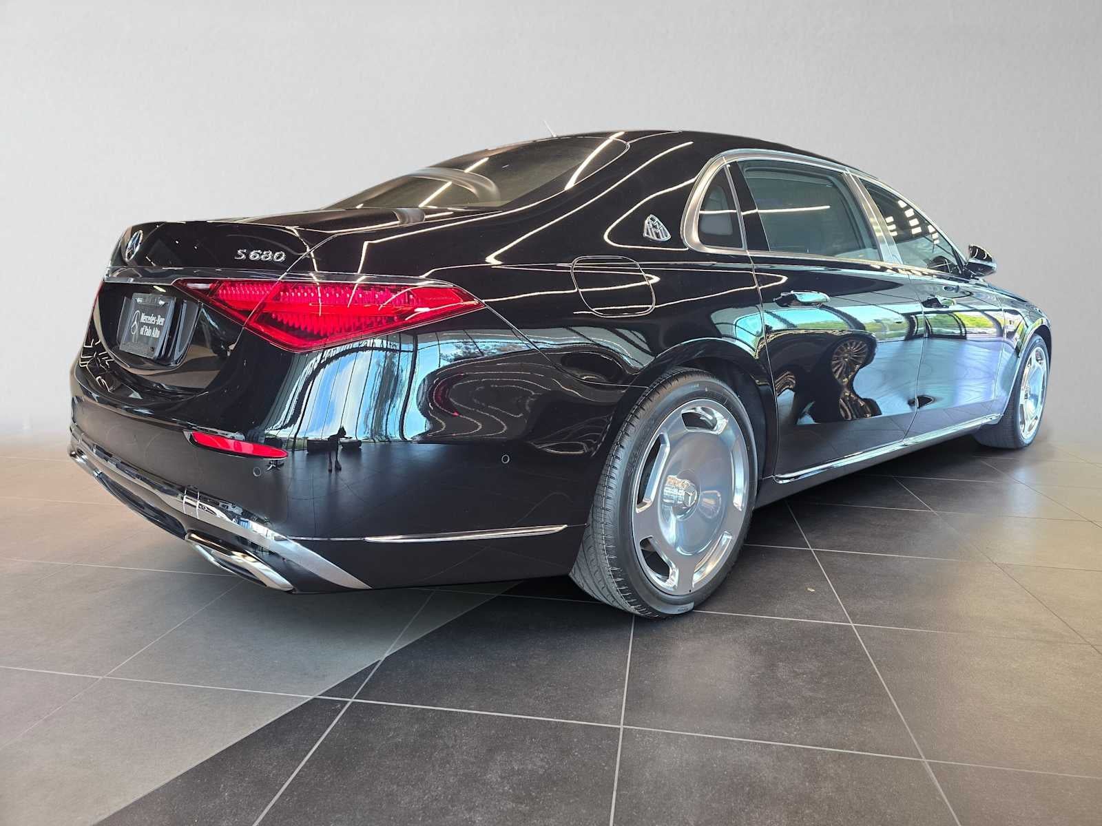 2026 Mercedes-Benz Maybach S 680 4MATIC® Sedan