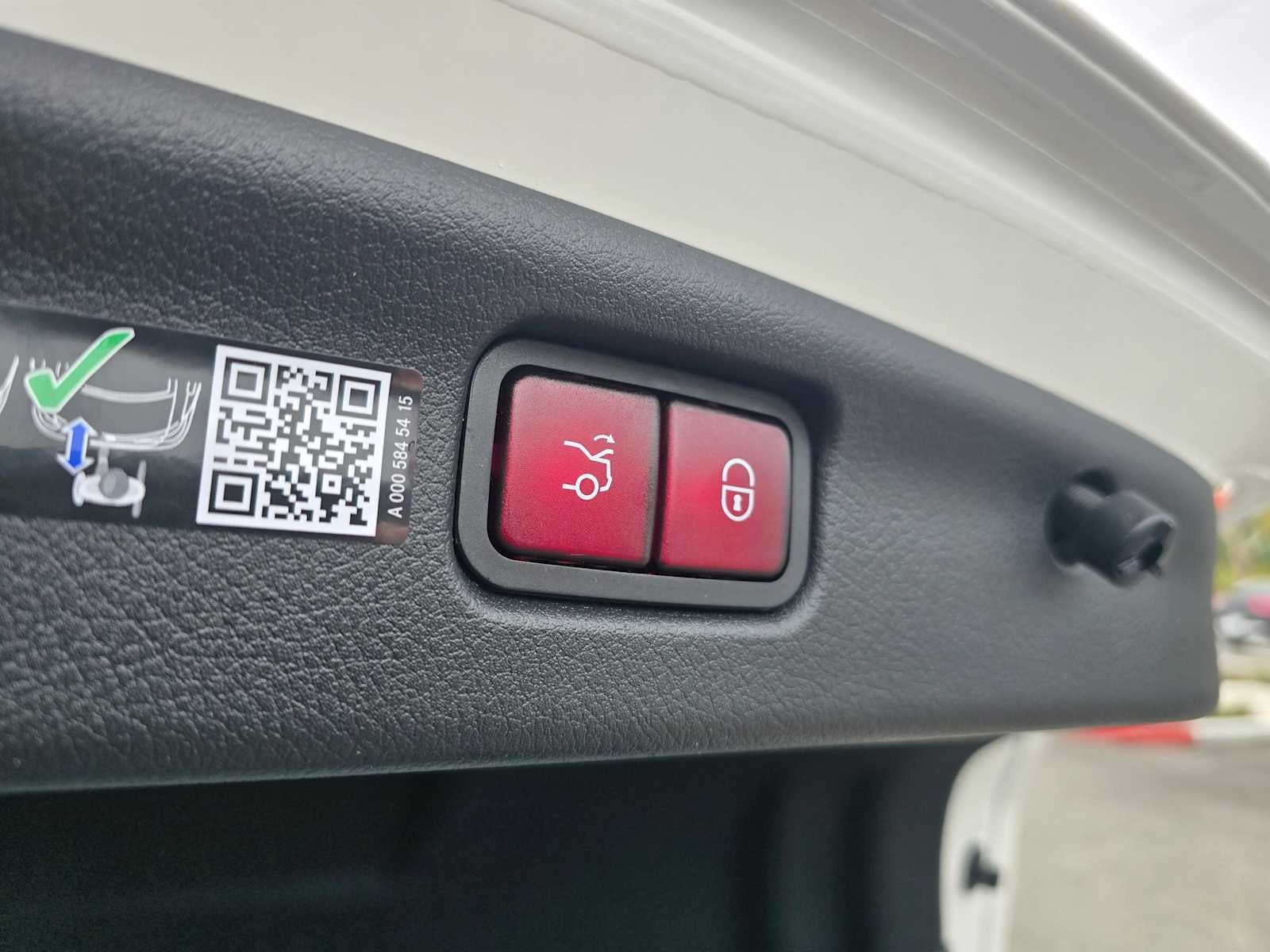 2025 Mercedes-Benz C 300 4MATIC® Sedan