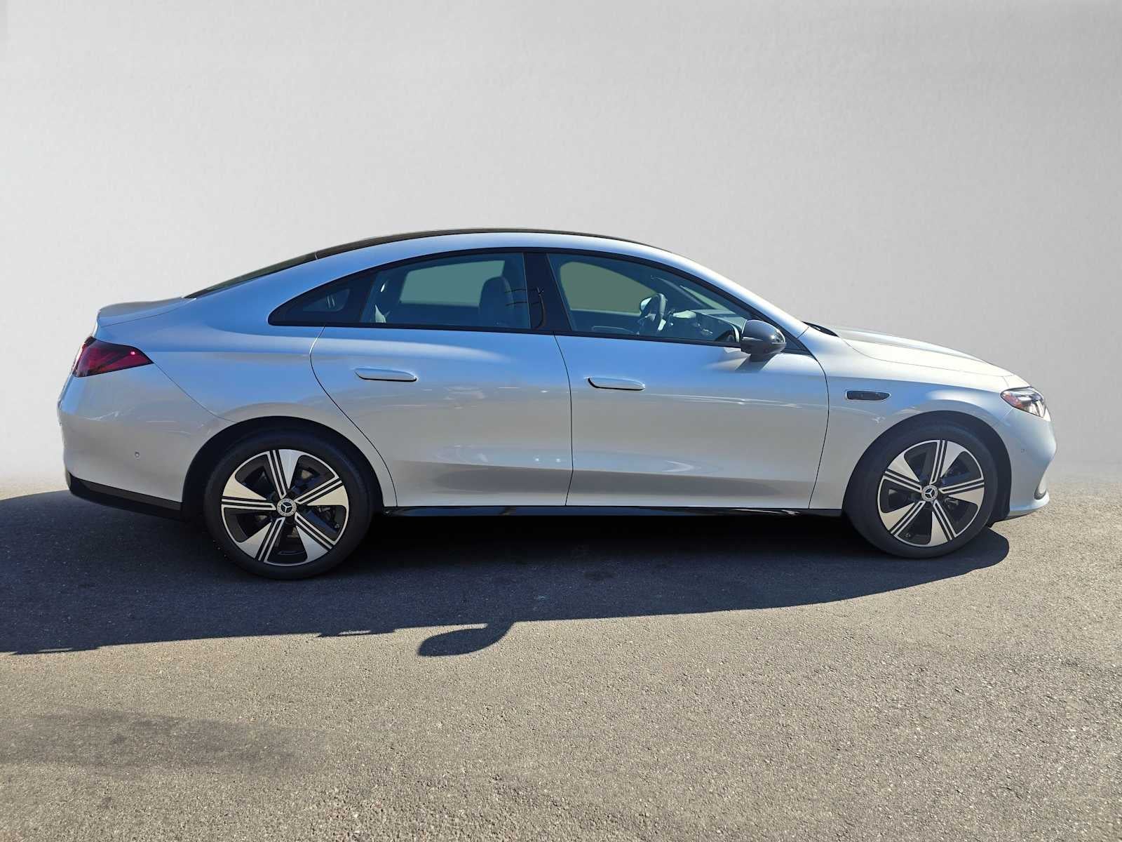 2027 Mercedes-Benz CLA 220 Hybrid FWD