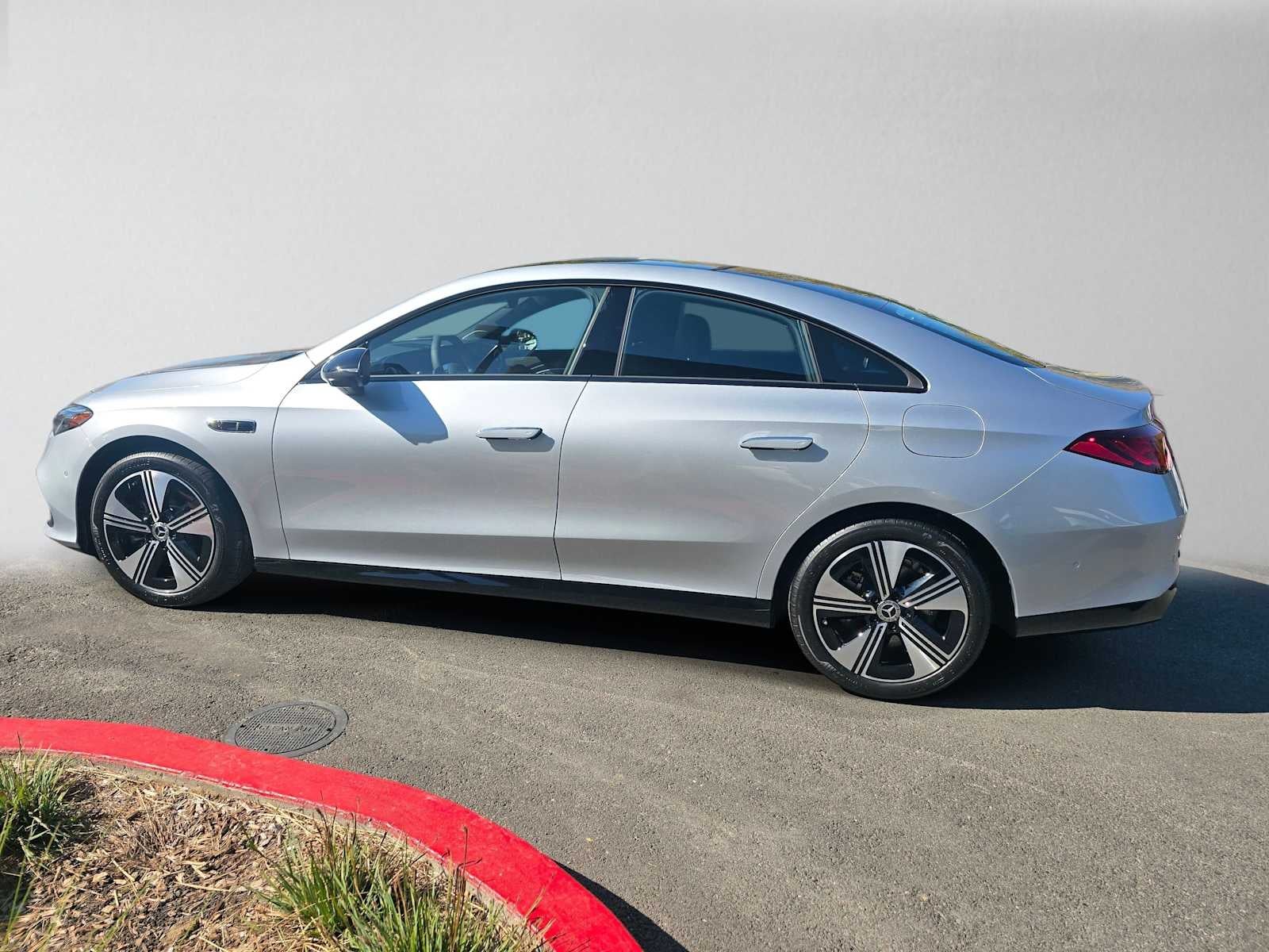 2027 Mercedes-Benz CLA 220 Hybrid FWD