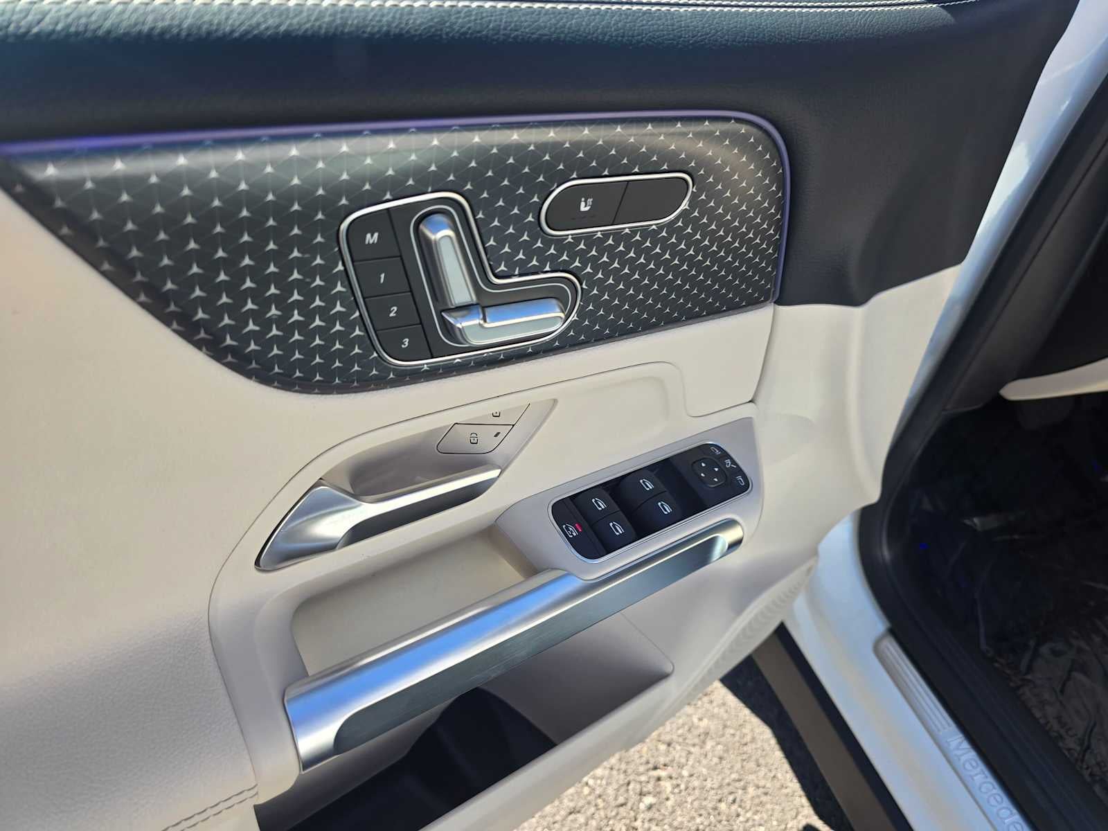 2025 Mercedes-Benz GLB 250 SUV
