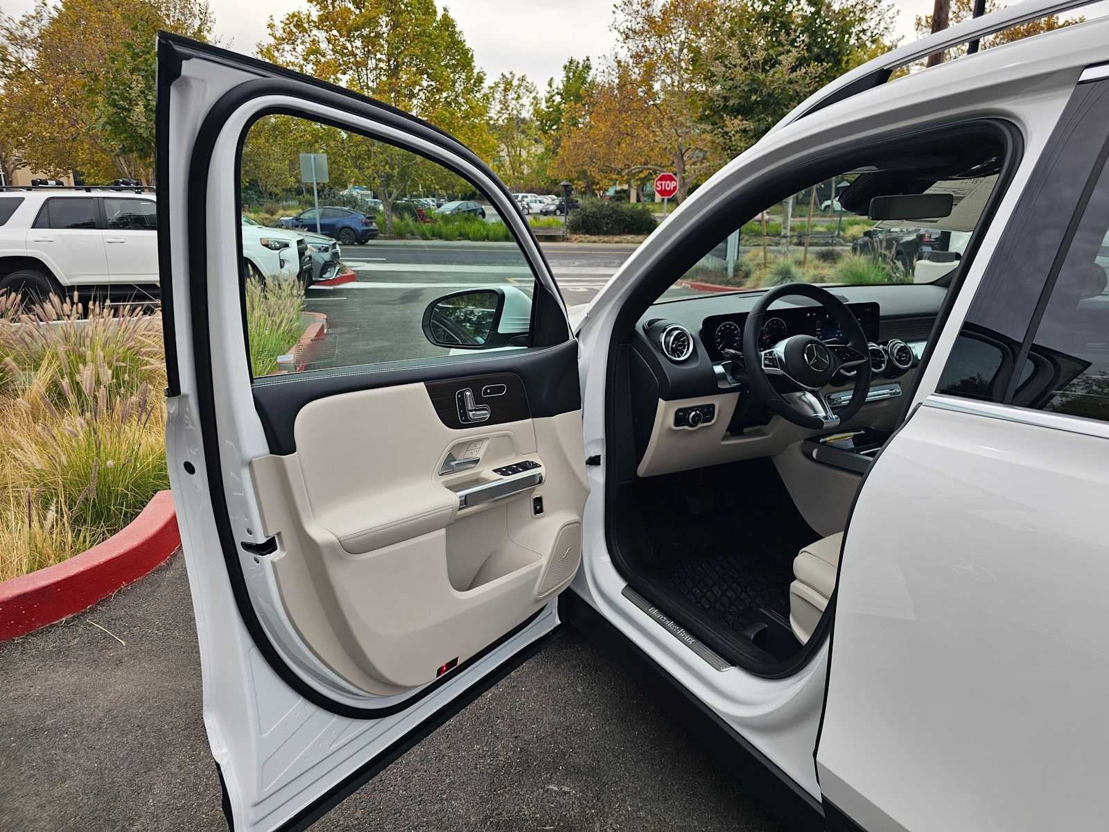2026 Mercedes-Benz GLB 250 4MATIC® SUV