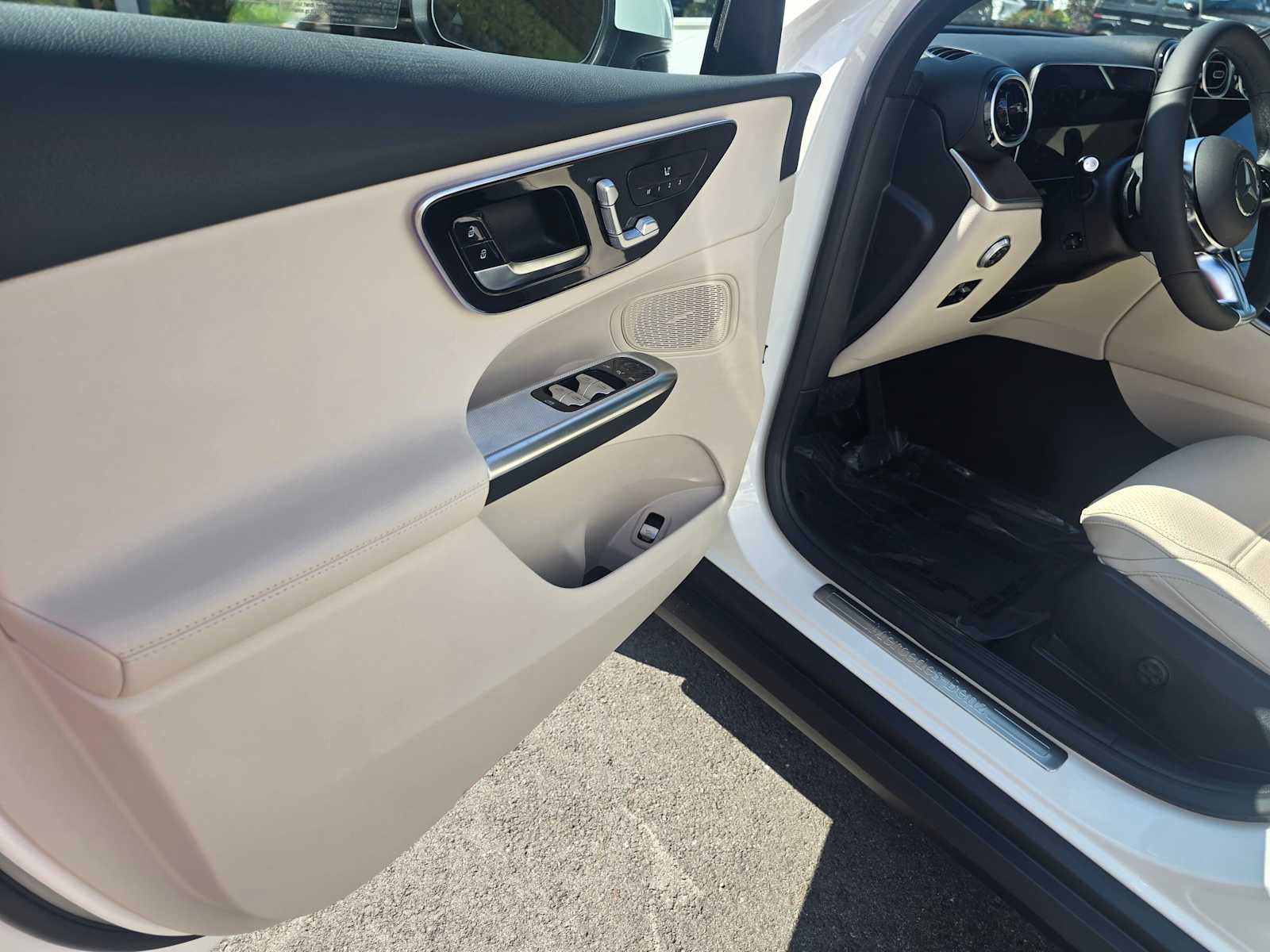 2026 Mercedes-Benz GLC 300 SUV