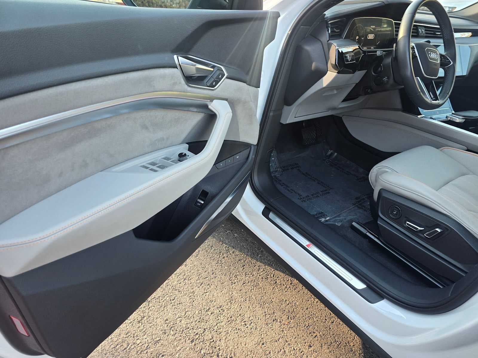 2024 Audi Q8 e-tron Sportback S line Prestige