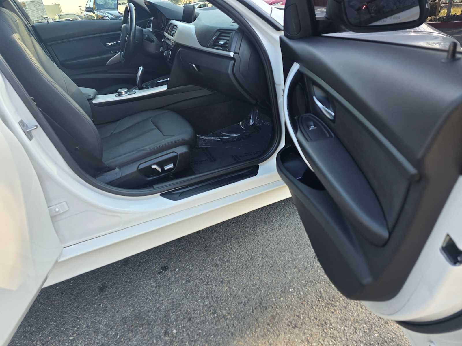 2018 BMW 320i xDrive 320i xDrive