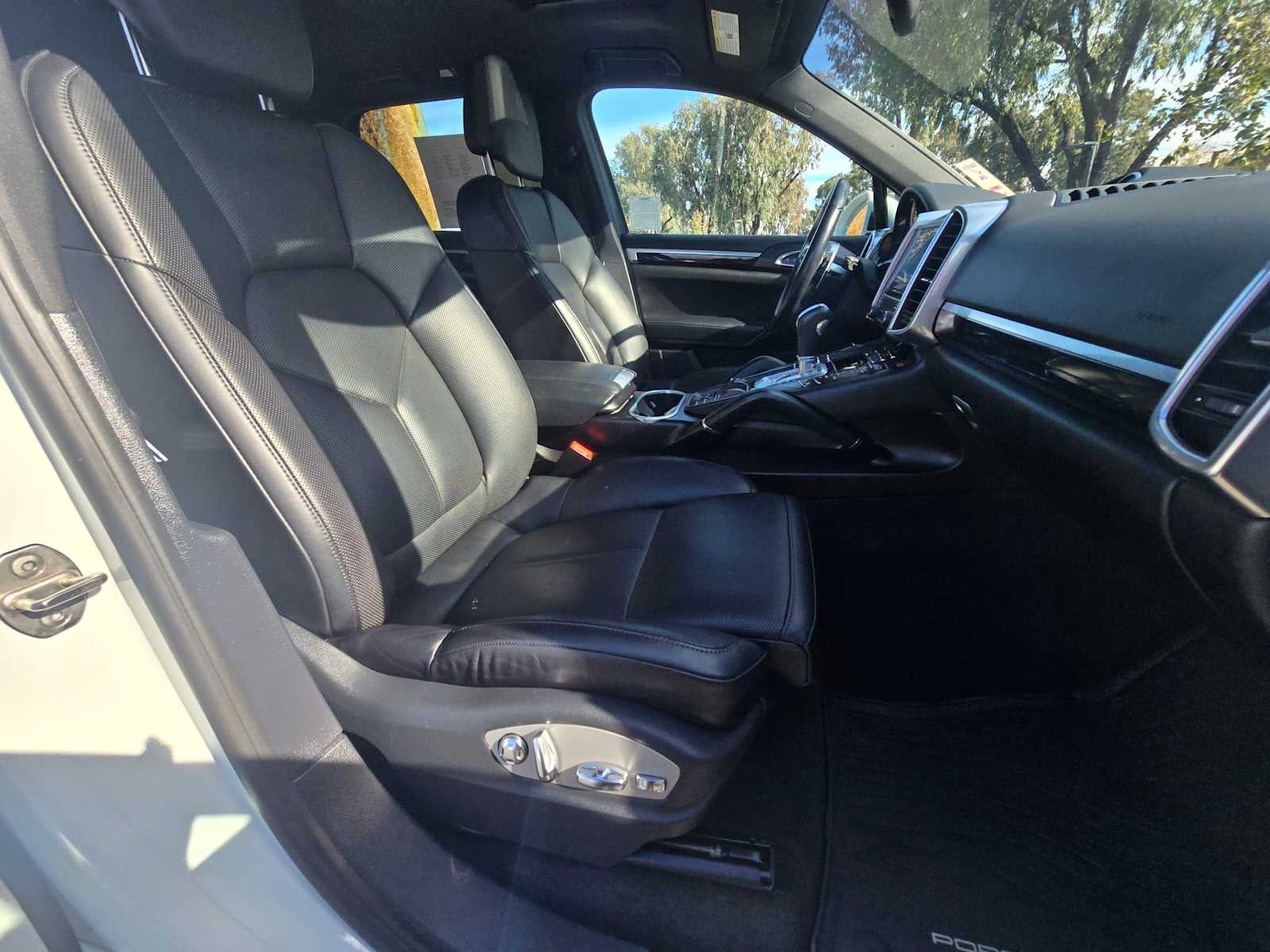 2018 Porsche Cayenne Platinum Edition