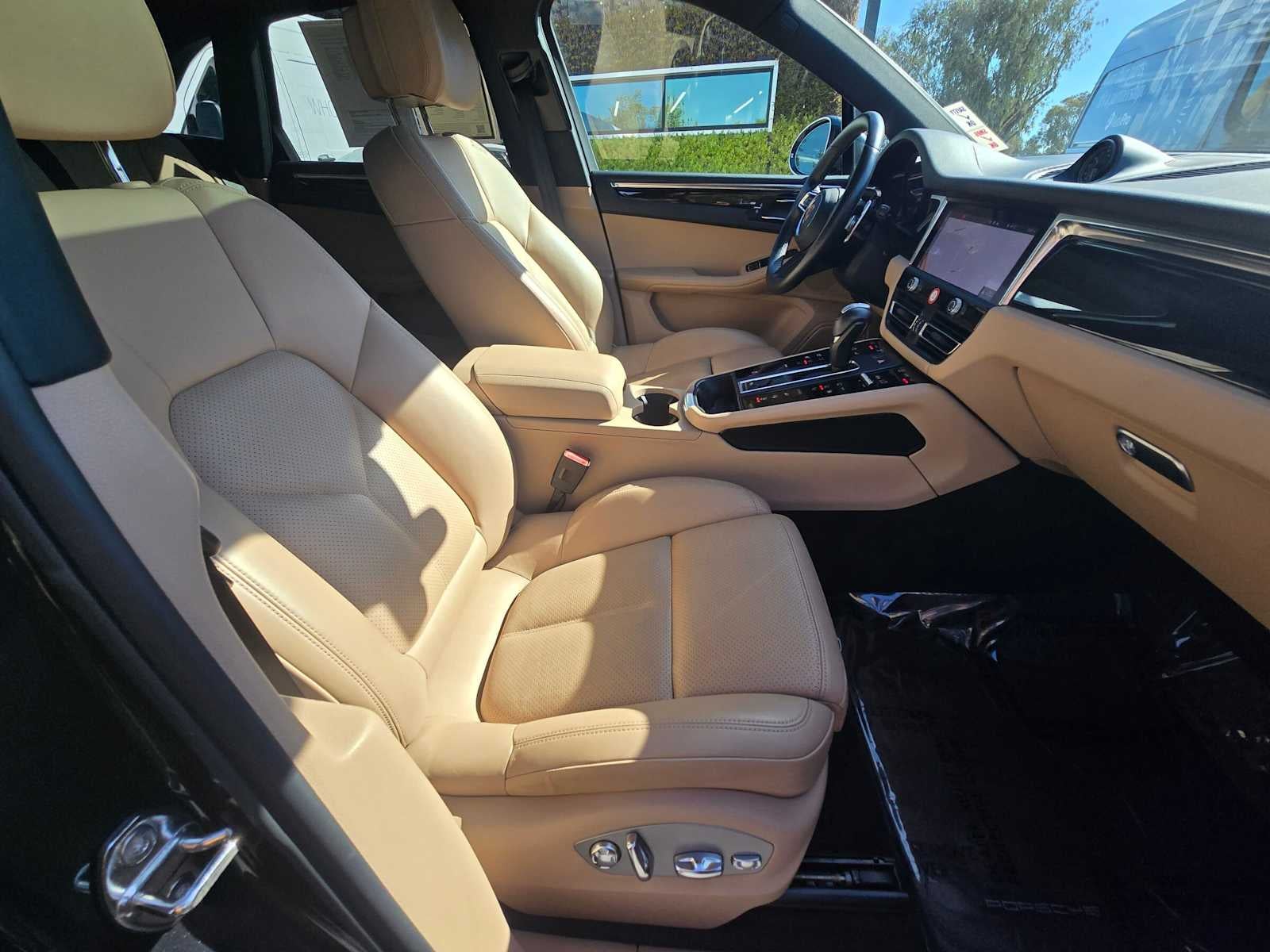 2022 Porsche Macan AWD