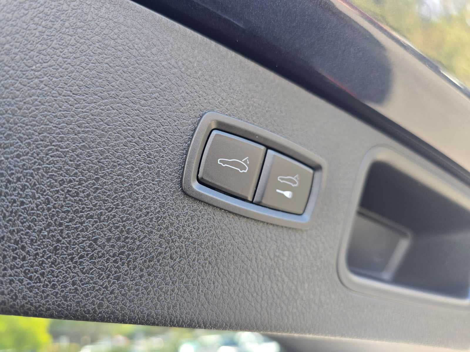 2022 Porsche Macan AWD
