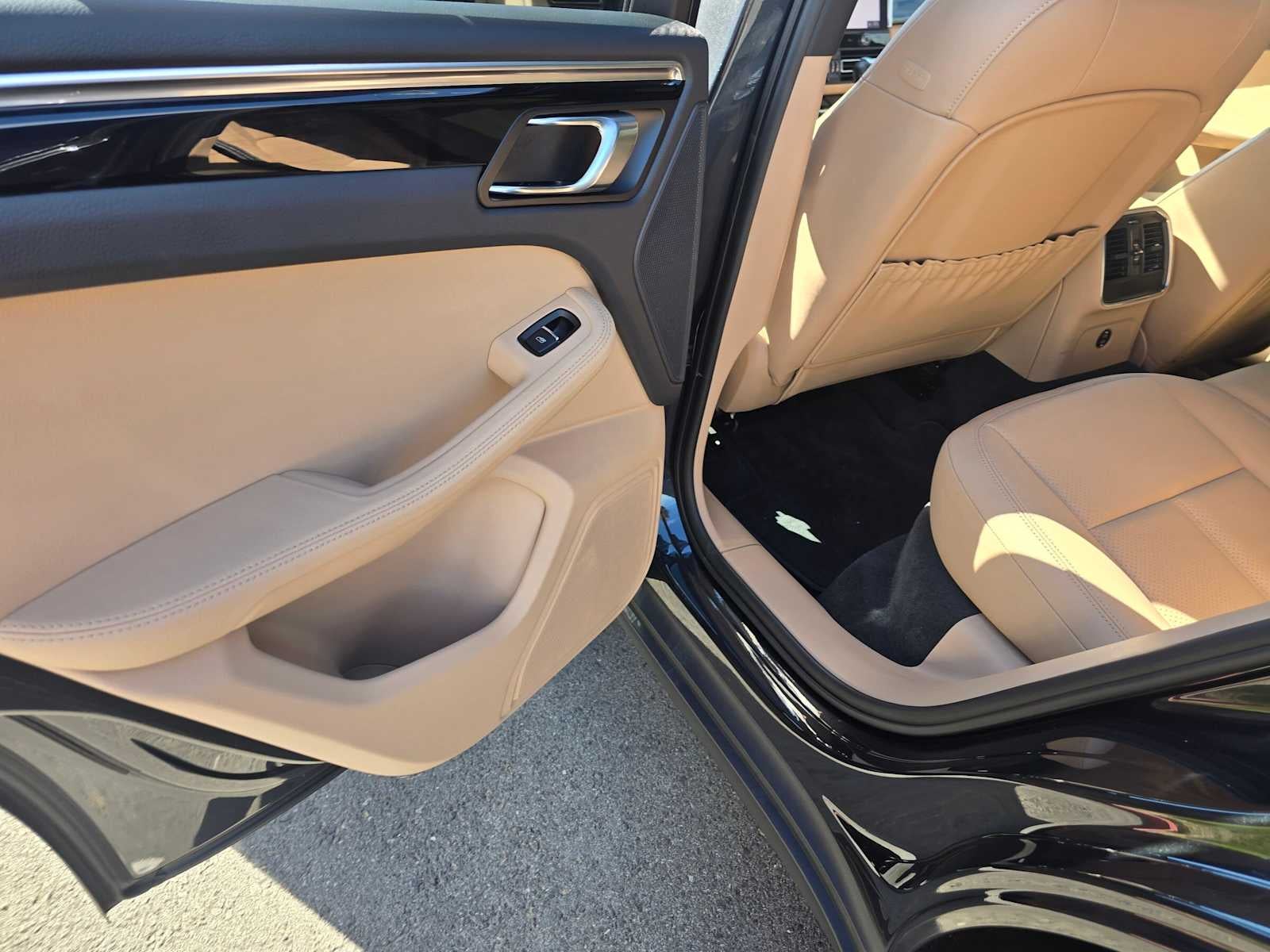 2022 Porsche Macan AWD