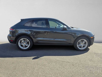 2022 Porsche Macan AWD