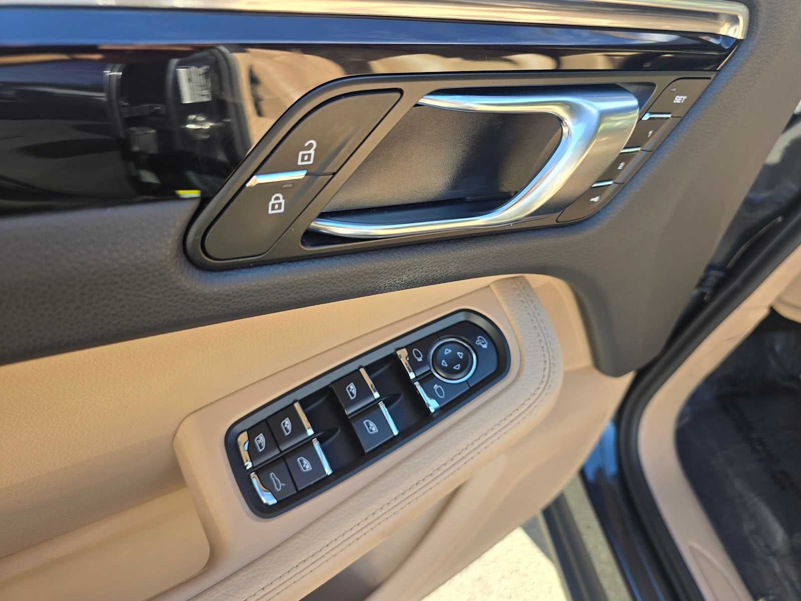 2022 Porsche Macan AWD