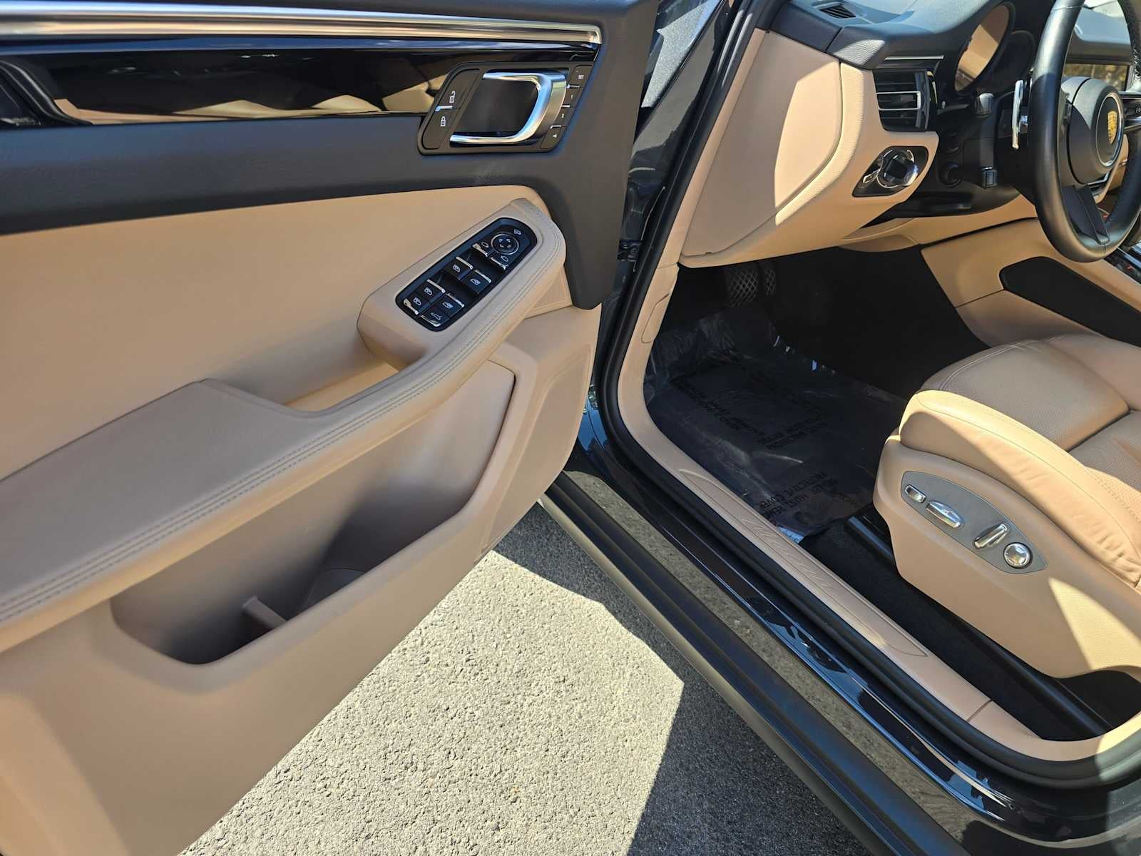 2022 Porsche Macan AWD
