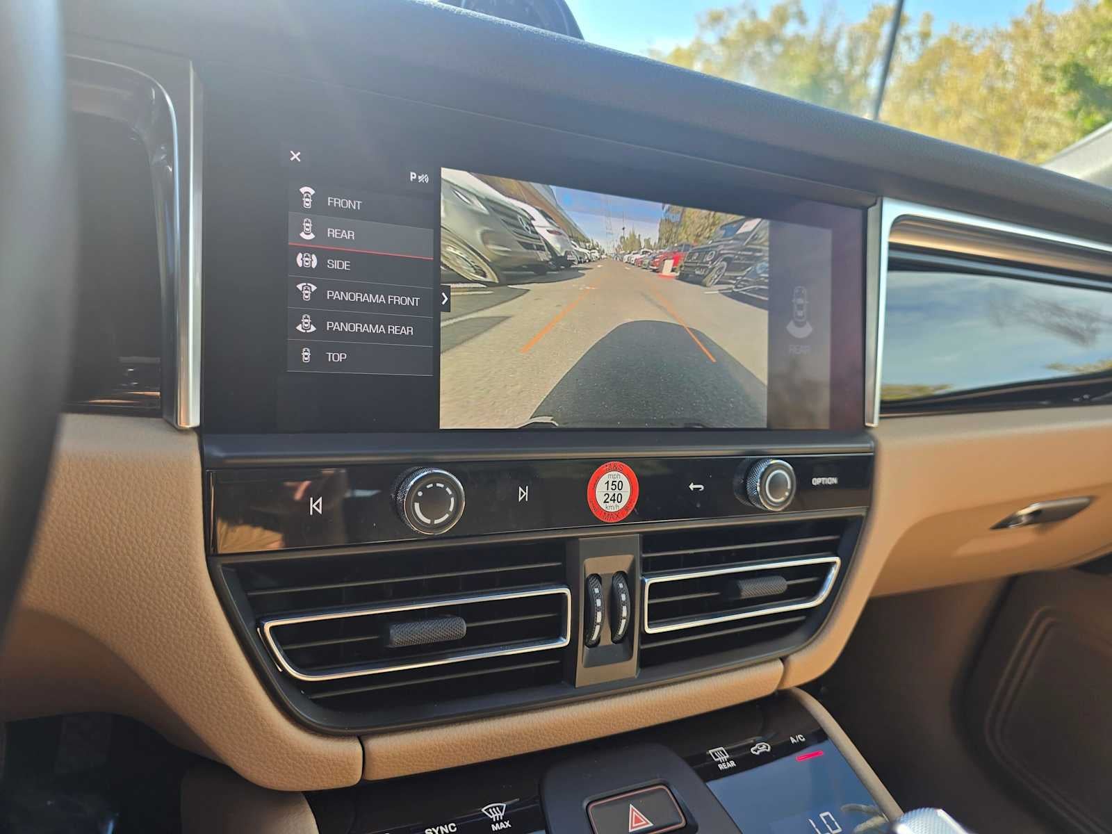2022 Porsche Macan AWD