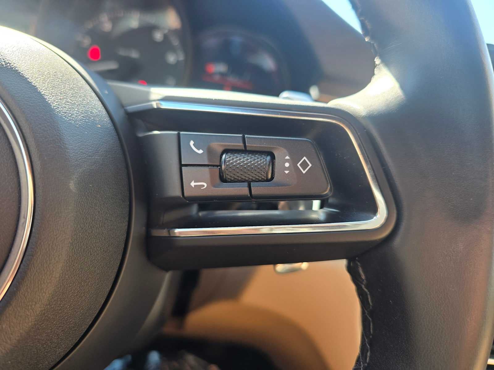 2022 Porsche Macan AWD
