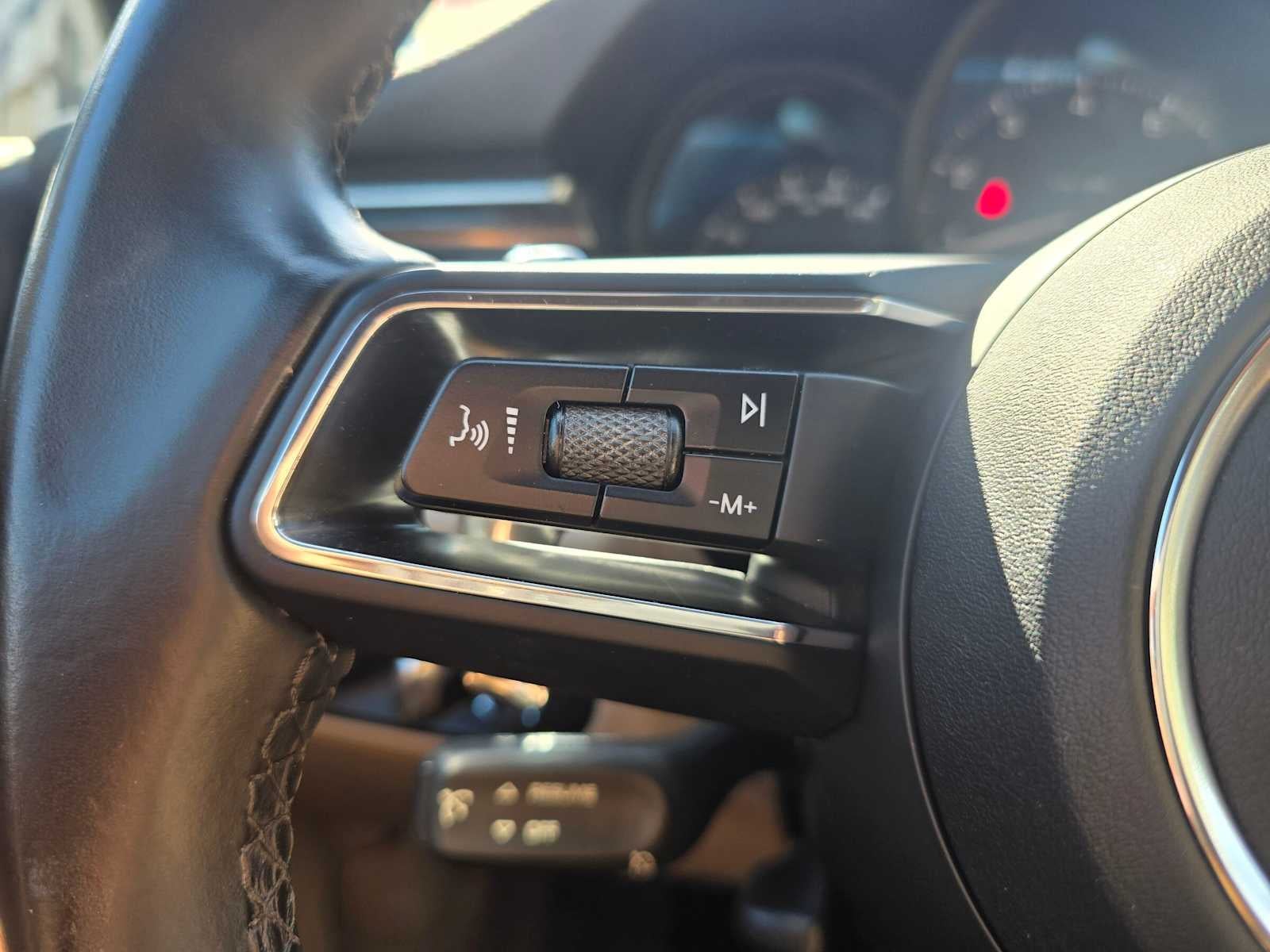 2022 Porsche Macan AWD