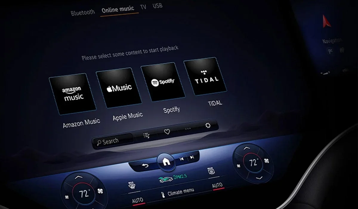 EQS touchscreen detail
